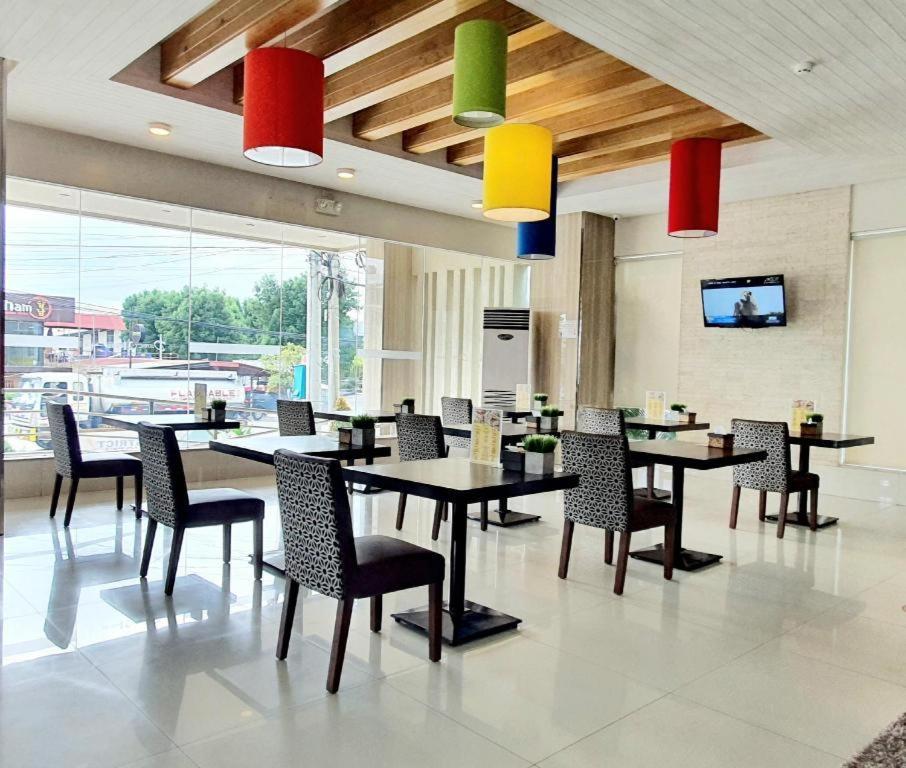 District 21 Hotel Iloilo City Ngoại thất bức ảnh