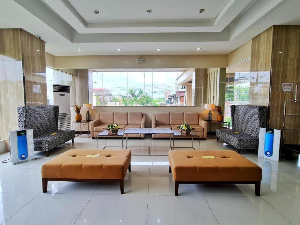 District 21 Hotel Iloilo City Ngoại thất bức ảnh