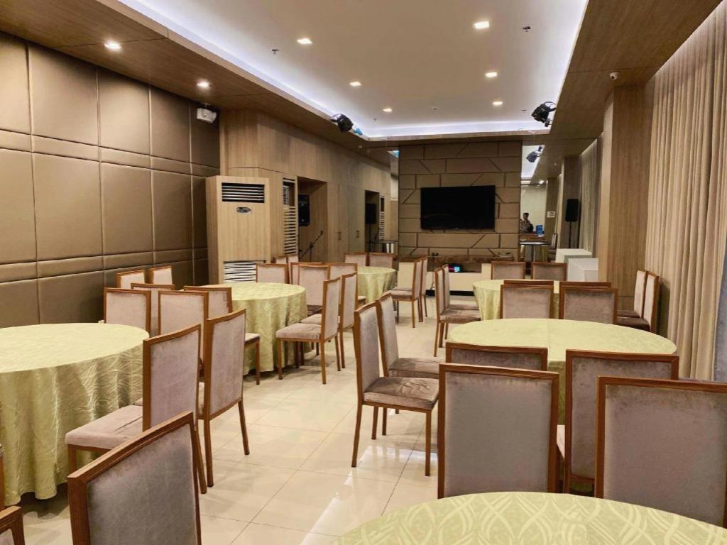 District 21 Hotel Iloilo City Ngoại thất bức ảnh