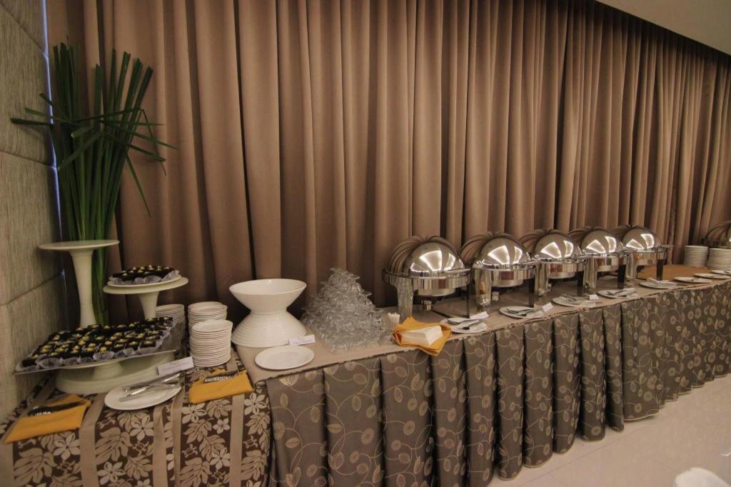 District 21 Hotel Iloilo City Ngoại thất bức ảnh