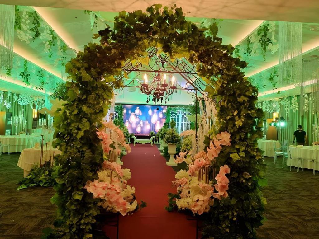 District 21 Hotel Iloilo City Ngoại thất bức ảnh