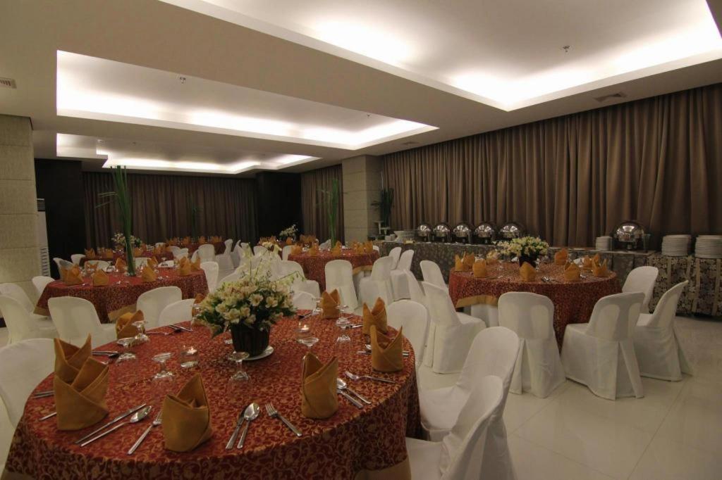 District 21 Hotel Iloilo City Ngoại thất bức ảnh