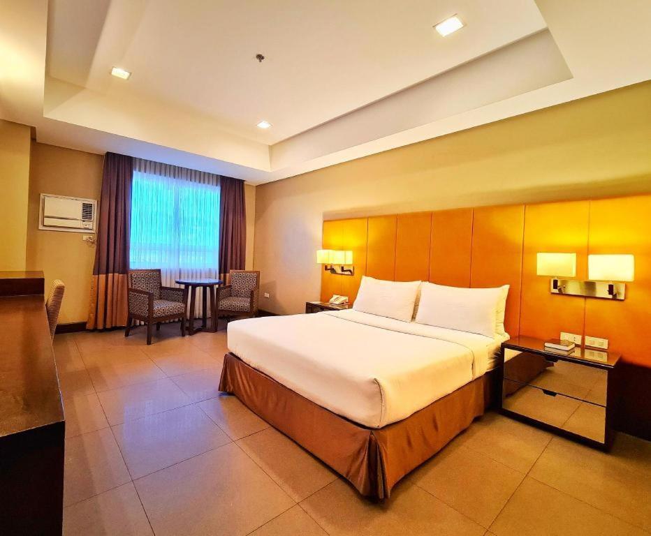 District 21 Hotel Iloilo City Ngoại thất bức ảnh