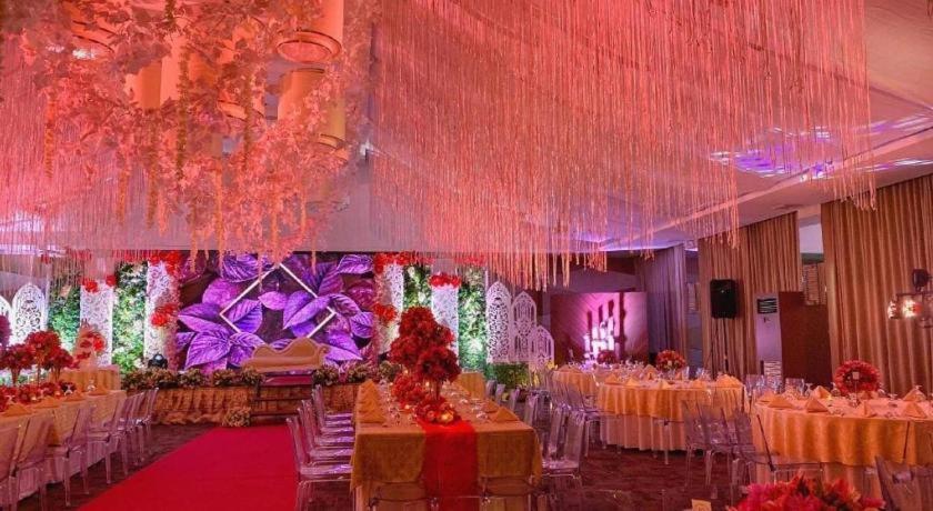 District 21 Hotel Iloilo City Ngoại thất bức ảnh