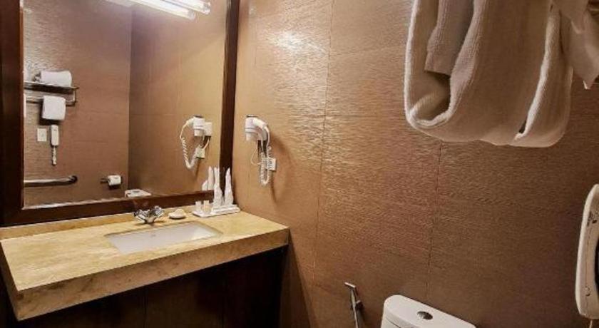 District 21 Hotel Iloilo City Ngoại thất bức ảnh