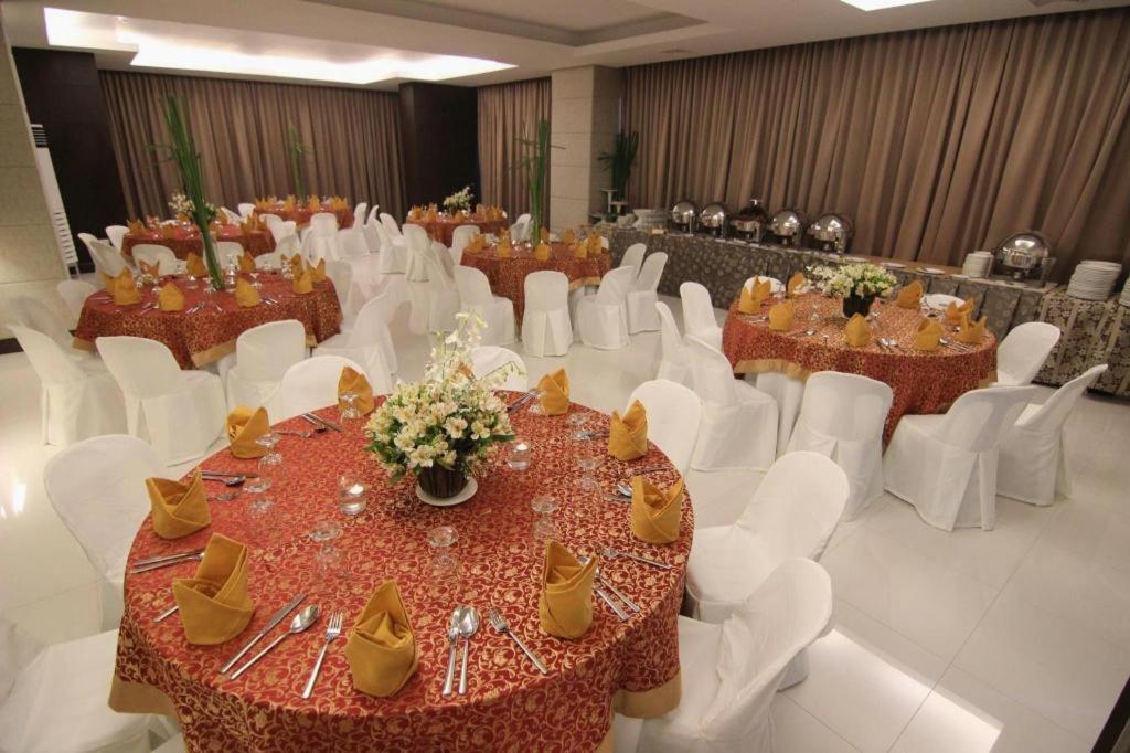 District 21 Hotel Iloilo City Ngoại thất bức ảnh