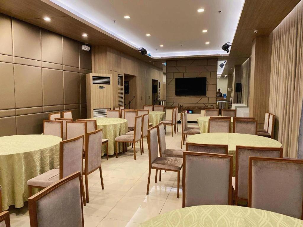 District 21 Hotel Iloilo City Ngoại thất bức ảnh
