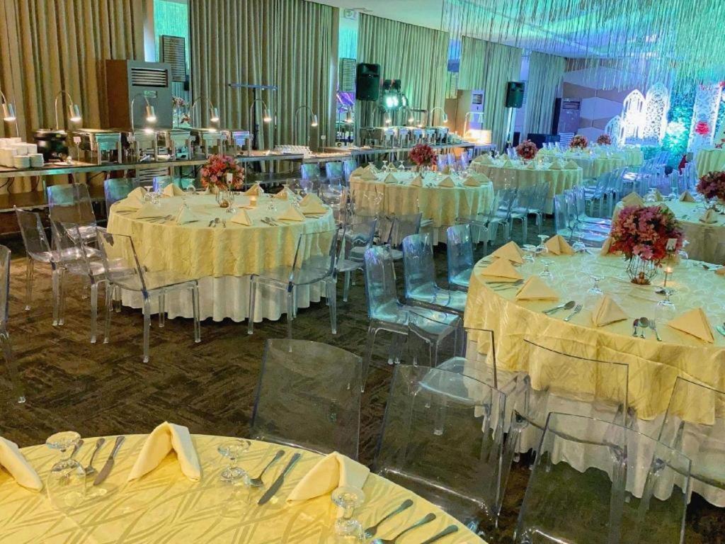 District 21 Hotel Iloilo City Ngoại thất bức ảnh