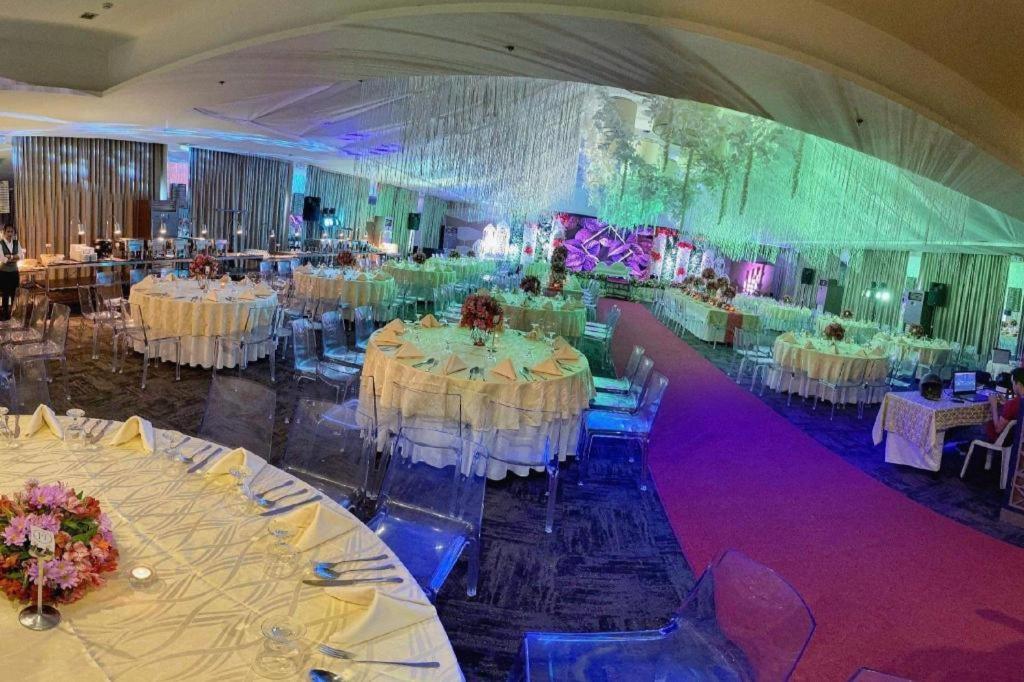 District 21 Hotel Iloilo City Ngoại thất bức ảnh